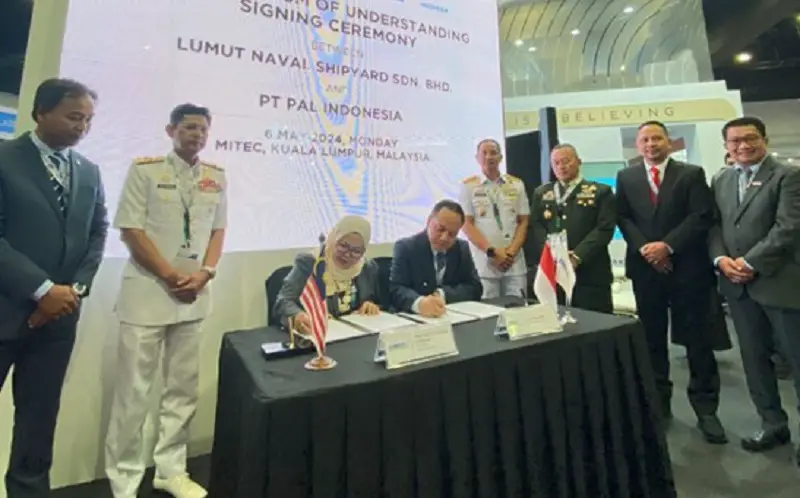 Lumut Naval Shipyard Signs Shipbuilding Memorandum of Understanding with PT PAL at DSA 2024