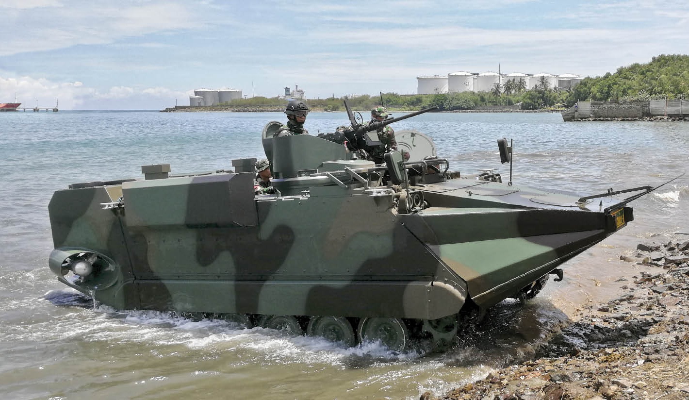 Arisgator Amphibious Armoured Personnel Carrier