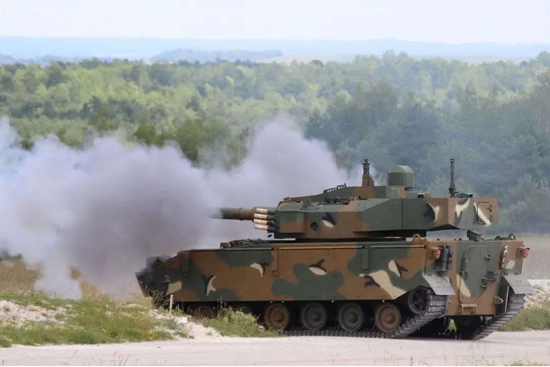 CMI Defence weapon systems turret 25 30 90 105mm live firing demonstration Suippes France
