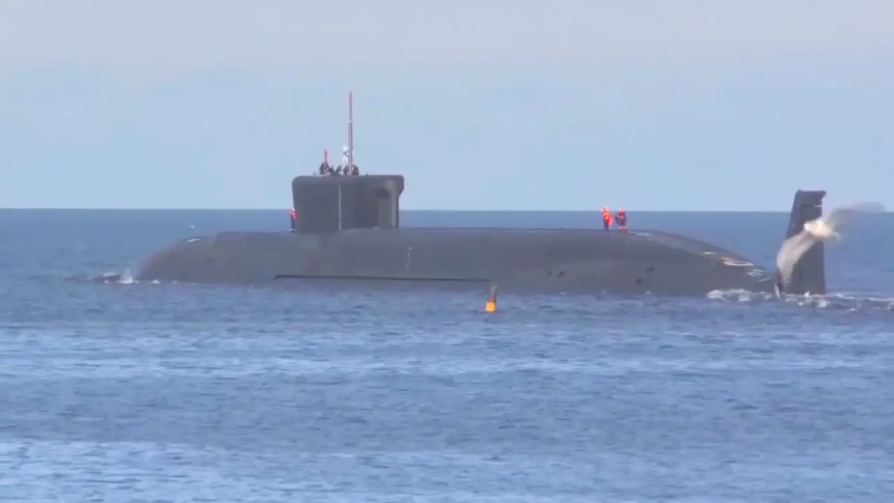 Russian Navy SSBN Yuri Dolgorukiy submarine successfully fires 4 Bulava missles