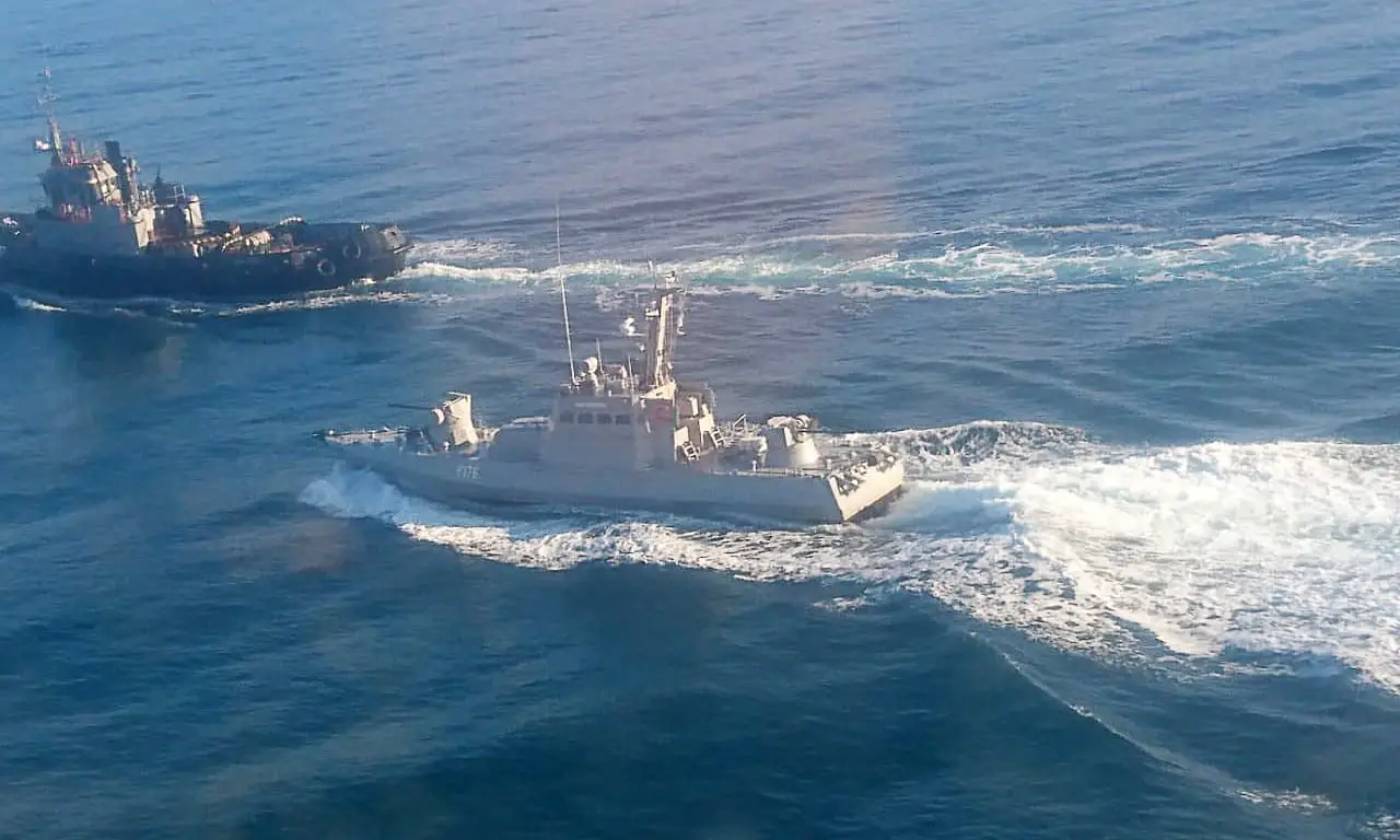 Ukrainian Navy Tugboat intentionally rammed by Russian coast guard ship