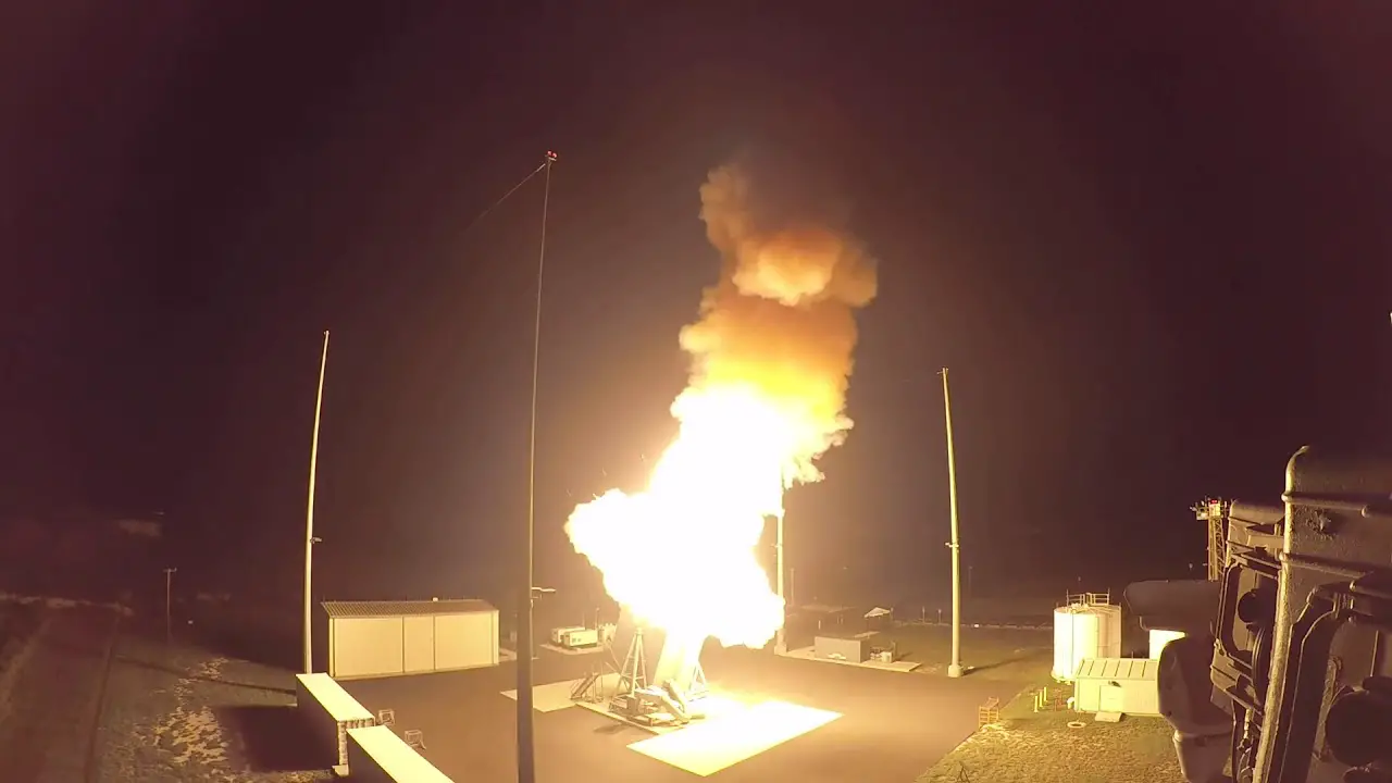 raytheon-sm-3-block-iia-makes-successful-intercept-of-ballistic-missile