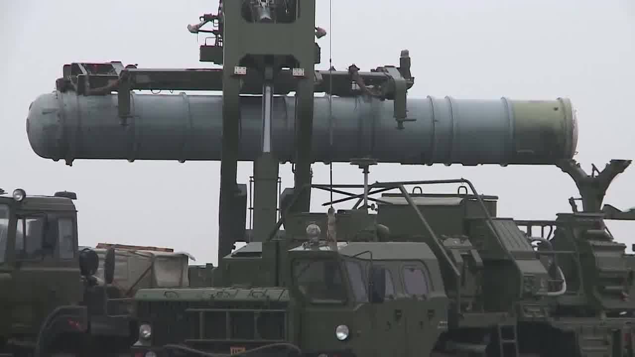 S-400 Triumf long-range air defense tested in Kapustin Yar