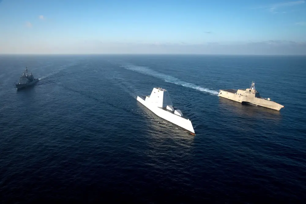 USS Zumwalt (DDG 1000) steams in formation with USS Independence (LCS 2)