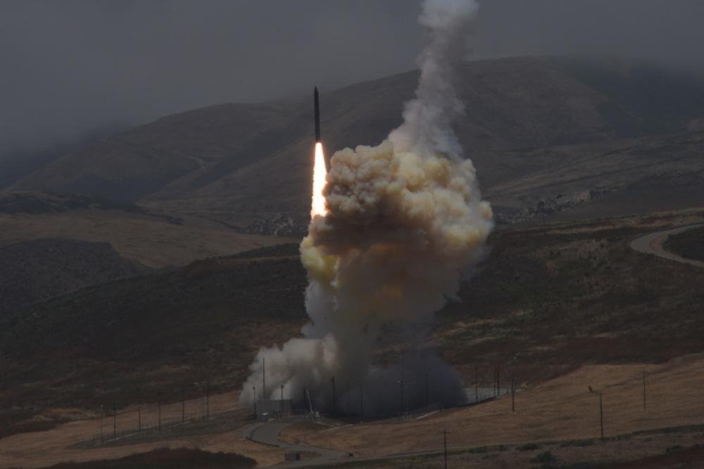 Raytheon kill vehicle hits ICBM target in first dual-salvo test