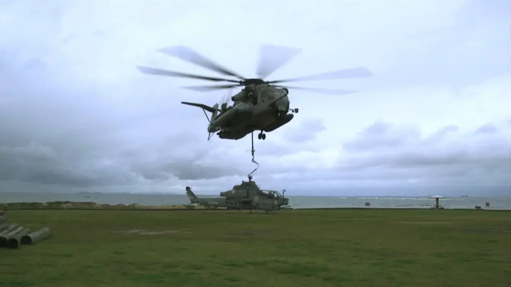 CH-53E Super Stallion Successfully Recovers AH-1Z Viper