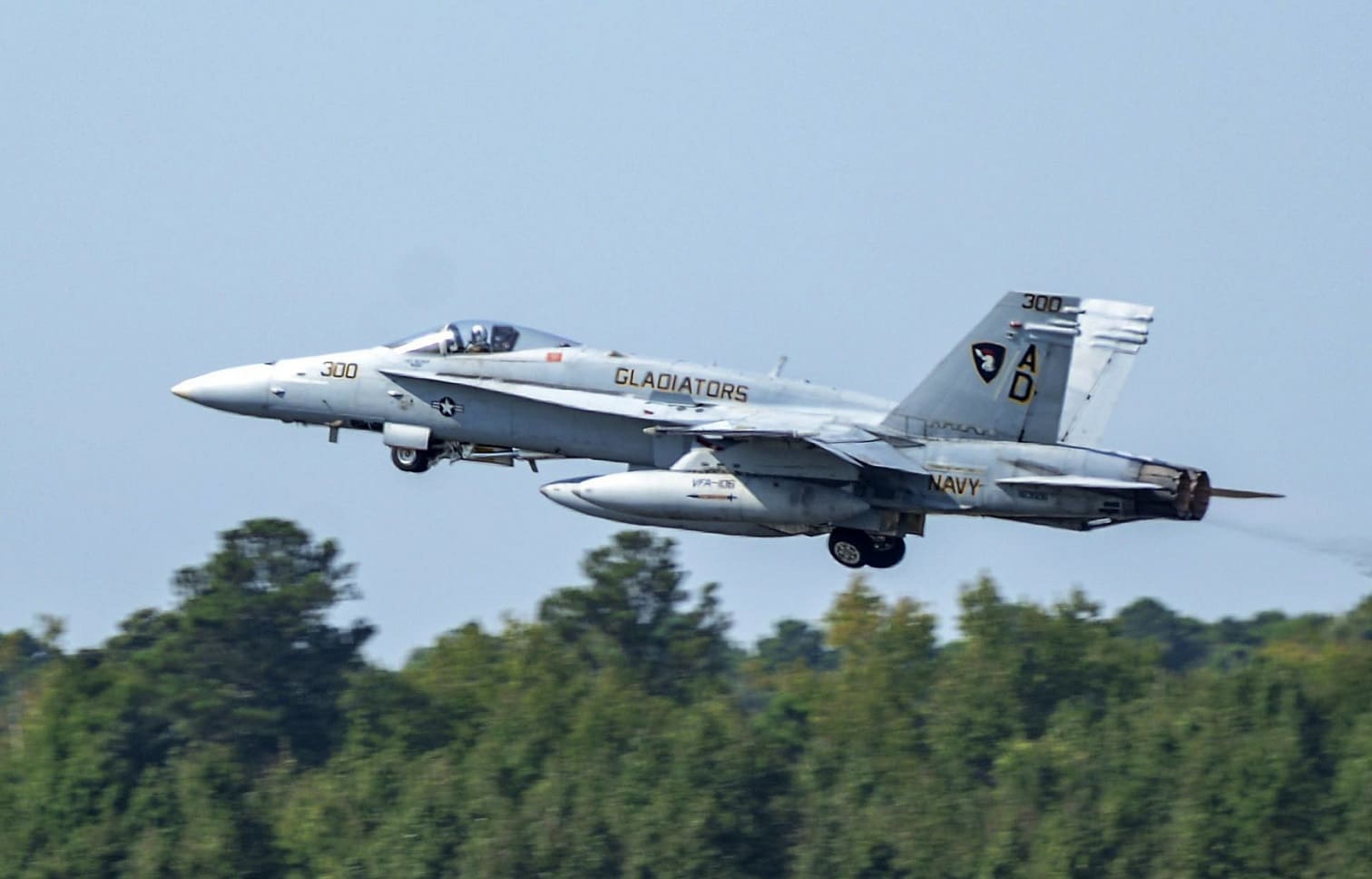 Navy F/A-18C Hornet Makes Final Active-Duty Flight