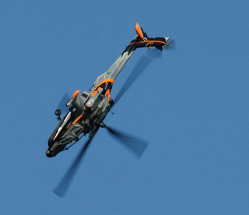 A Royal Netherlands Air Force AH-64D Apache from the Apache Solo Display Team