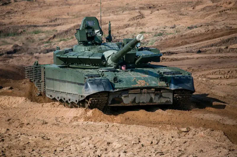 The T-80BVM is an upgraded version of the T-80BM tank, featuring an improved 125mm cannon and an enhanced 1,250 hp gas turbine engine.