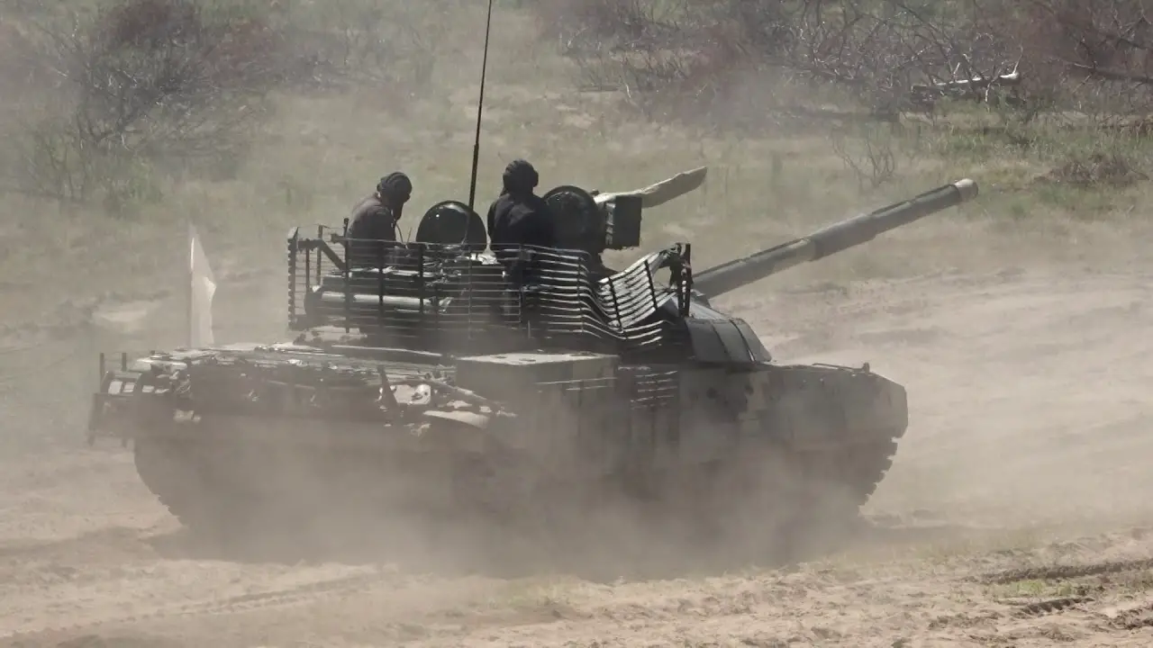 Bumar-ÅabÄ™dy T-72AMT Main Battle Tank Field Tests