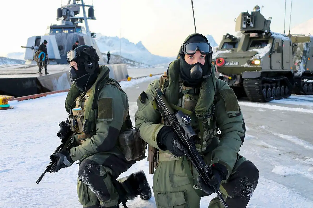 Royal Marine Commandos Raid with Norwegian Stealth Ship in Arctic