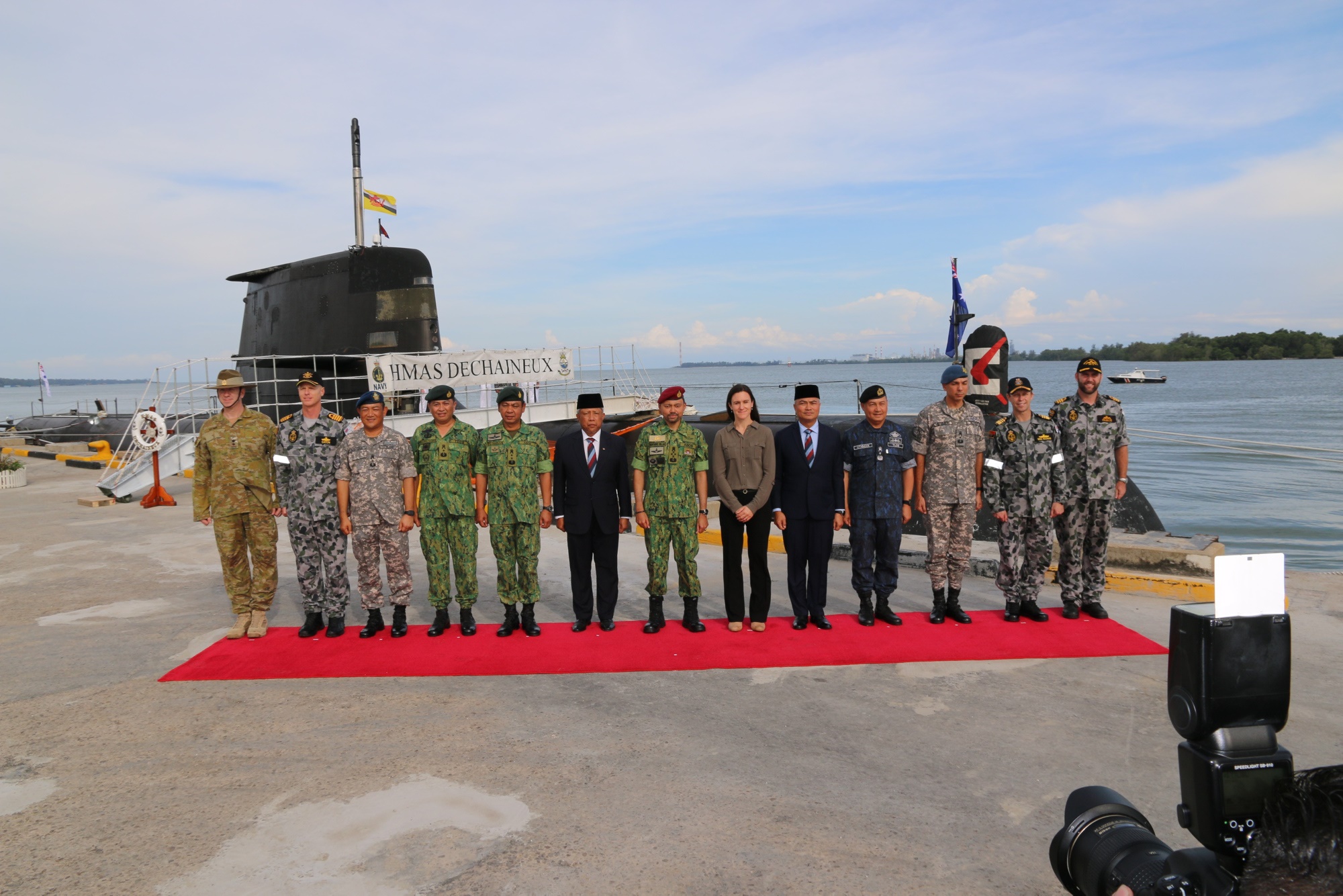 Inaugural visit to Brunei by HMAS Dechaineux