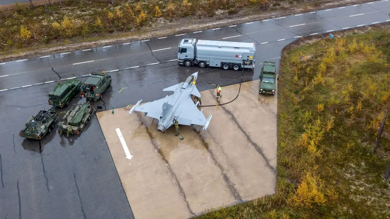 . A Gripen force can operate from small airfields or even highway when no runways are available. For instance, Gripen can operate from a road strip of only 16 x 800 metres.