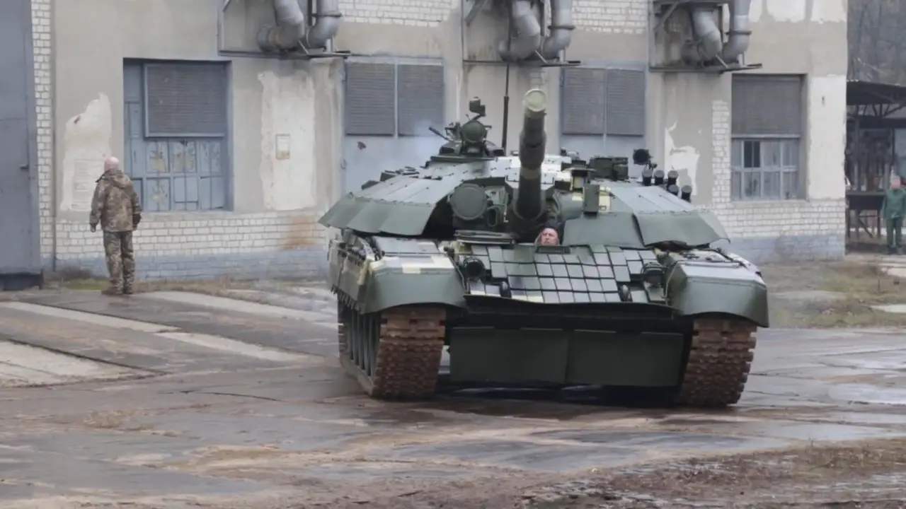 Ukrainian Army Upgraded T-72 Main Battle Tanks