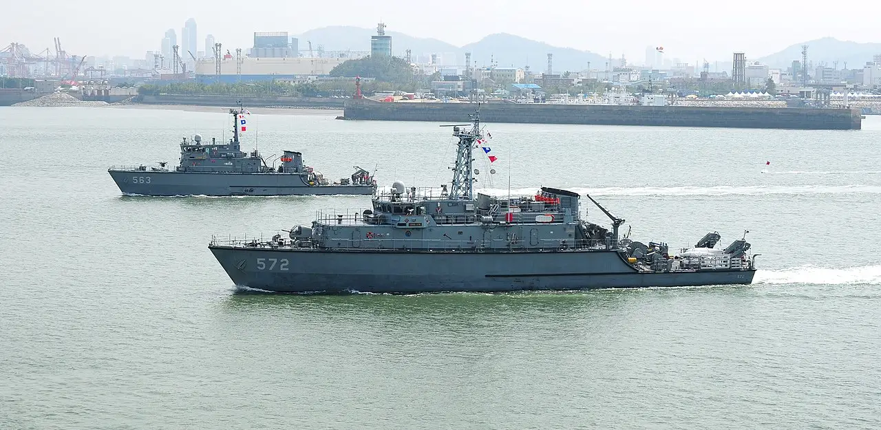Republic of Korea Navy Yangyang-class minesweeper