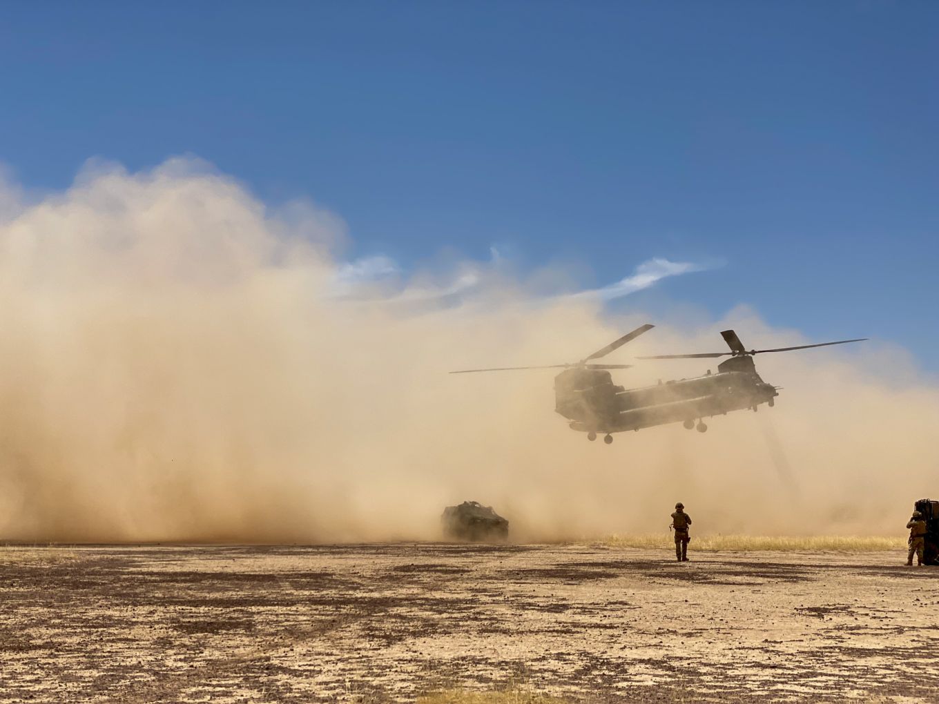 Royal Air Force Chinooks Pass 2000 Hours Milestone Supporting French Operations In Mali