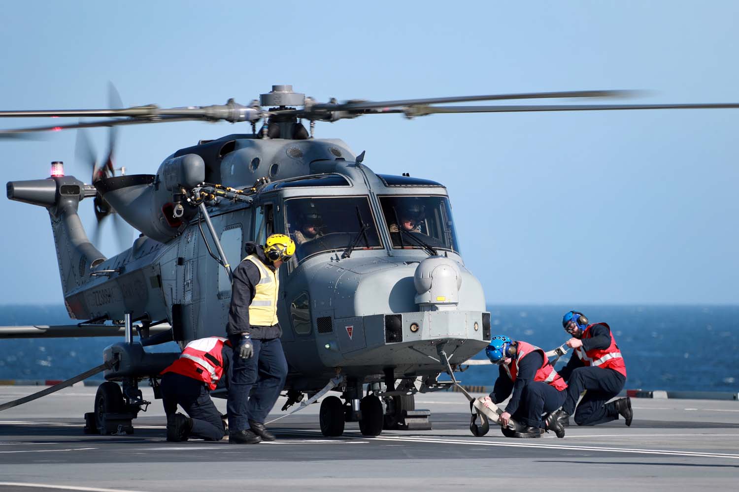 Royal Navy Commando Wildcat Helicopter Debuts on HMS Queen Elizabeth