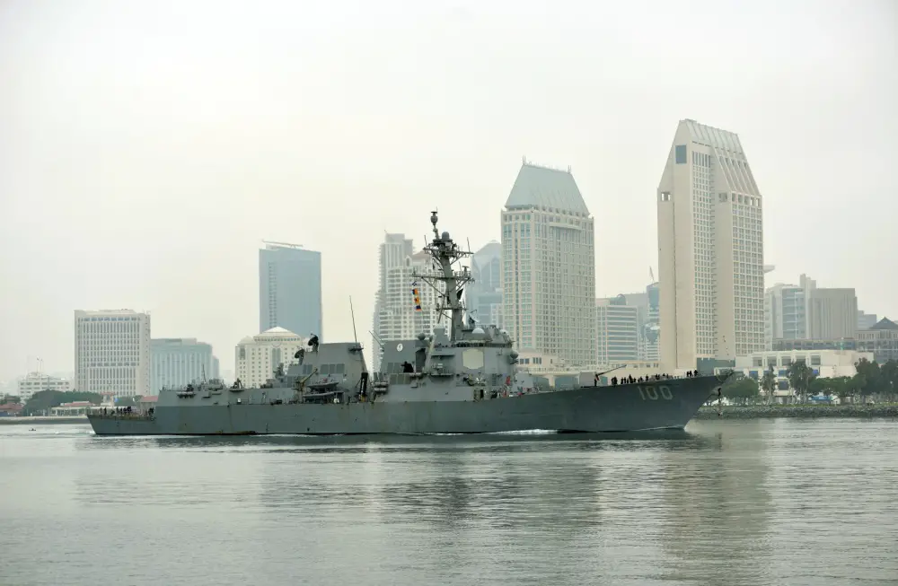US Navy Transfers 90 Sailors from Quarantine to USS Kidd