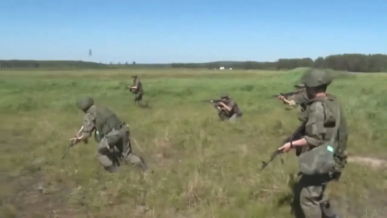 Russian Kostroma Guards Airborne Regiment Hold Intensive Tactical Drills in Yaroslavl Region