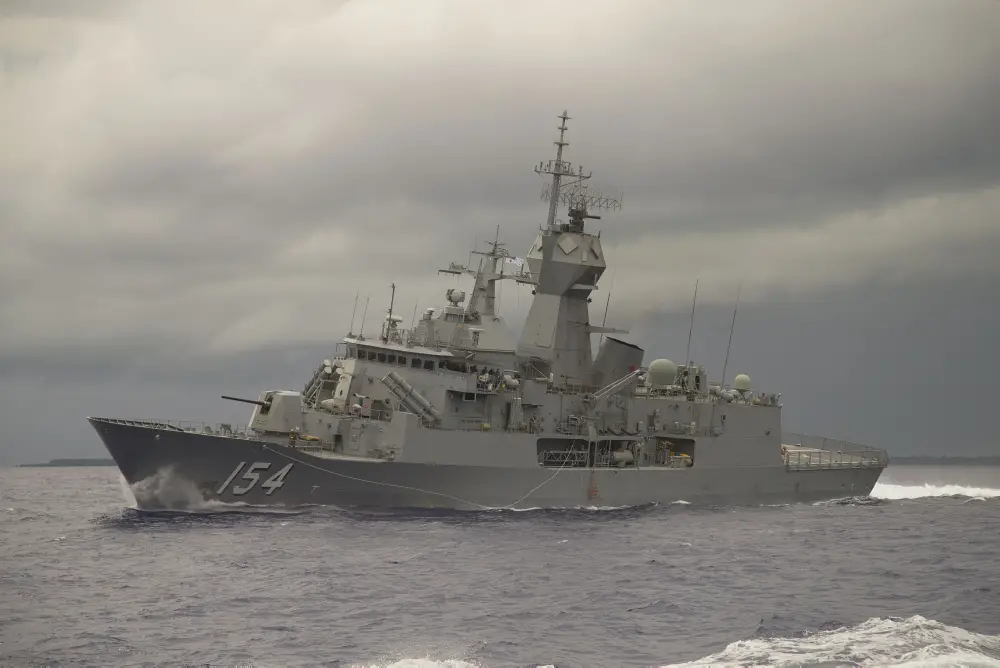 HMAS Parramatta makes a hard turn in the waters of Yap, Micronesia.