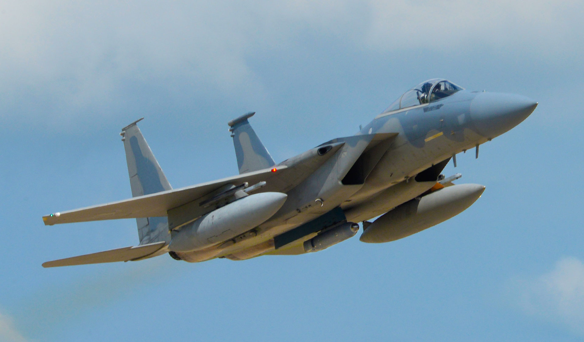 US Air Force Tests IRST Pod for F-15 and F-16 Aircraft