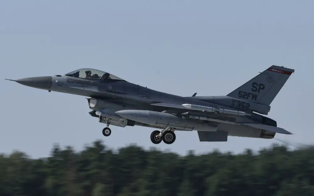 A U.S. Air Force F-16 Fighting Falcon, assigned to the 480th Expeditionary Fighter Squadron, takes off at Åask AB, Poland, August 21, 2020.