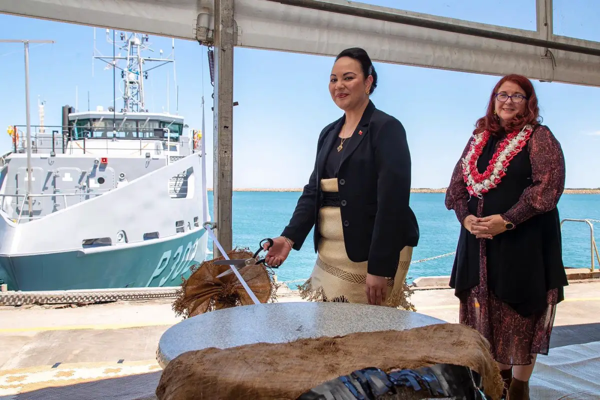 Her Royal Highness Princess Angelika Latufuipeka TukuÊ»aho of the Kingdom of Tonga and Australian Defence Industry Minister The Hon Melissa Price MP at the ribbon cutting for the official delivery ceremony of the VOEA Ngahau Siliva (Image courtesy of RAN)