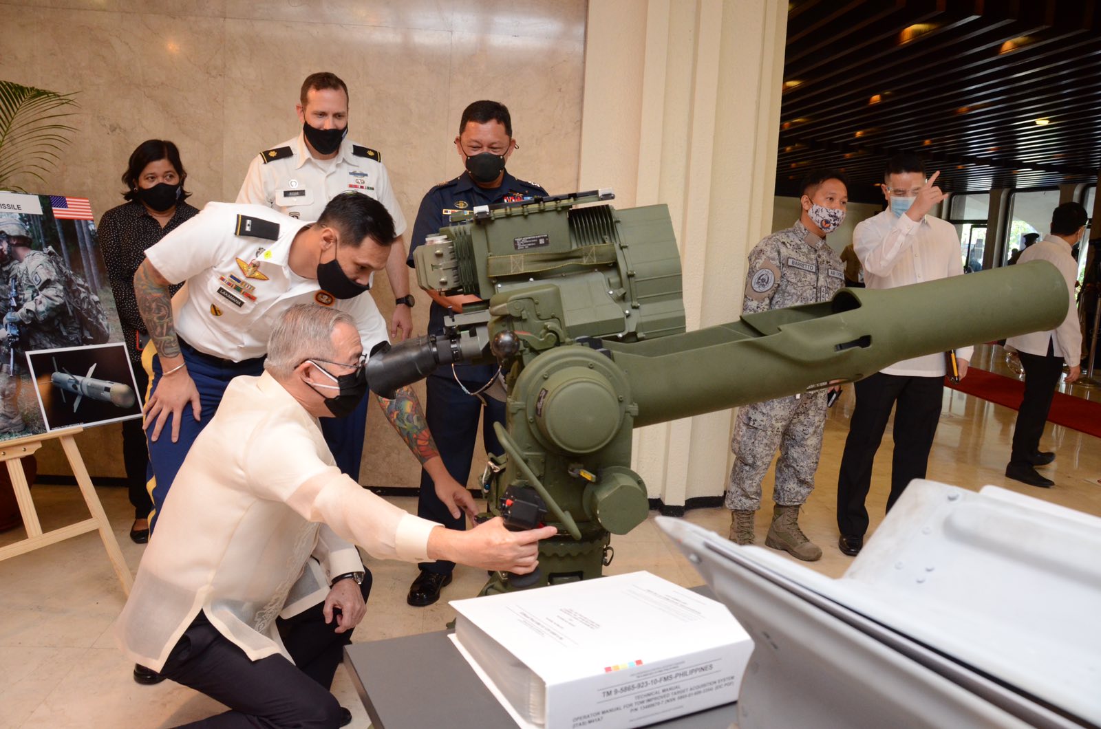 US Delivers TOW Guided Missiles and Mark 82 Smart Bombs to Philippines