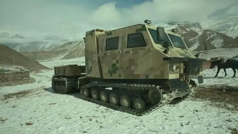 Chinese PLA Inducts JM-8 All-Terrain Carrier for Logistics Support in High-Altitude Plateau Region
