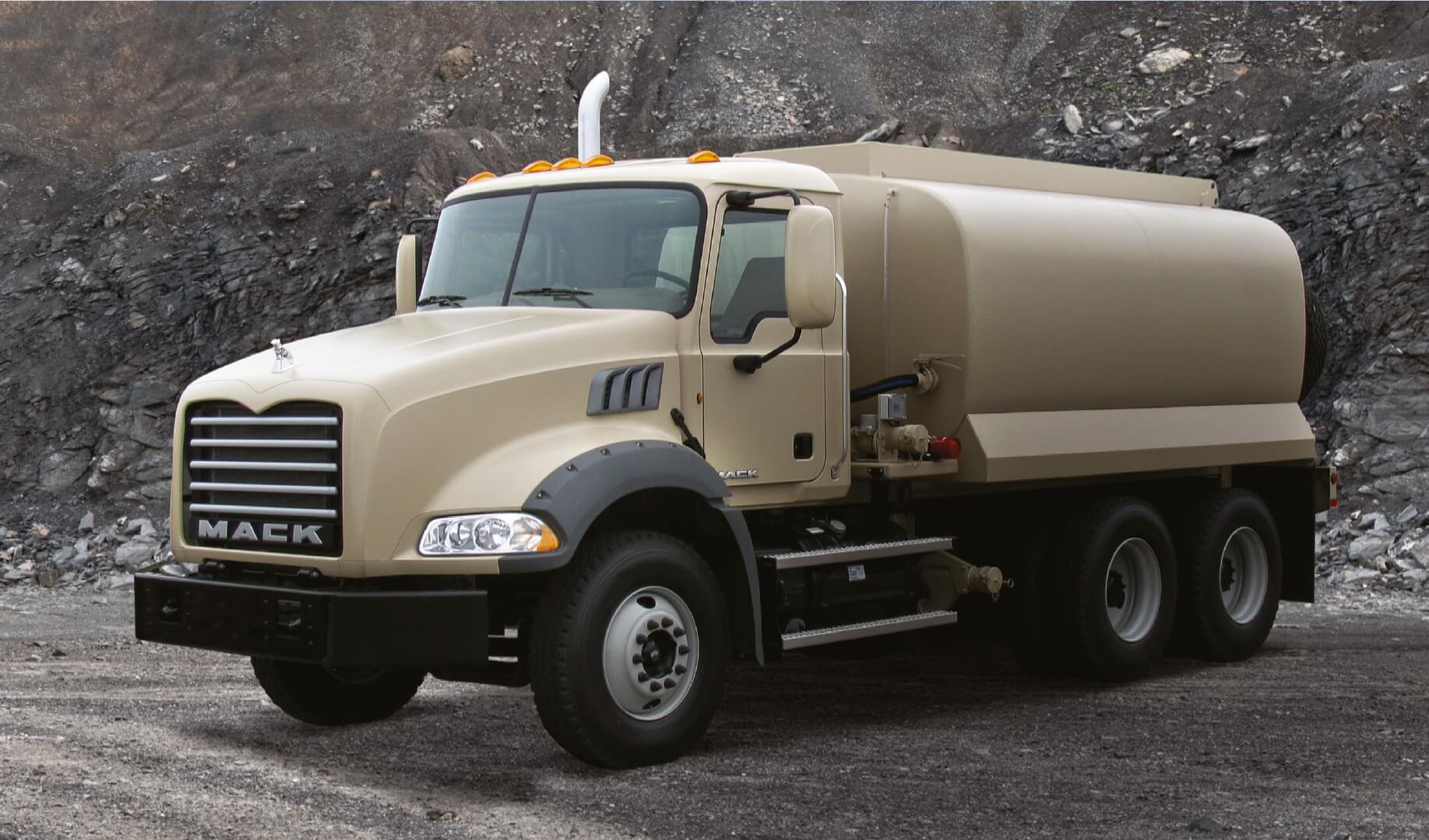 Mack Defense Granite Water/Fuel Tanker