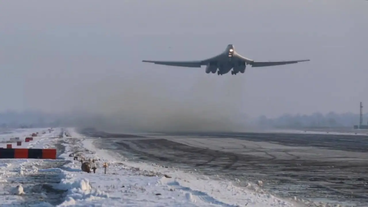 Russian Tu-160 Practice Mid-Air Refueling Over Volga Region