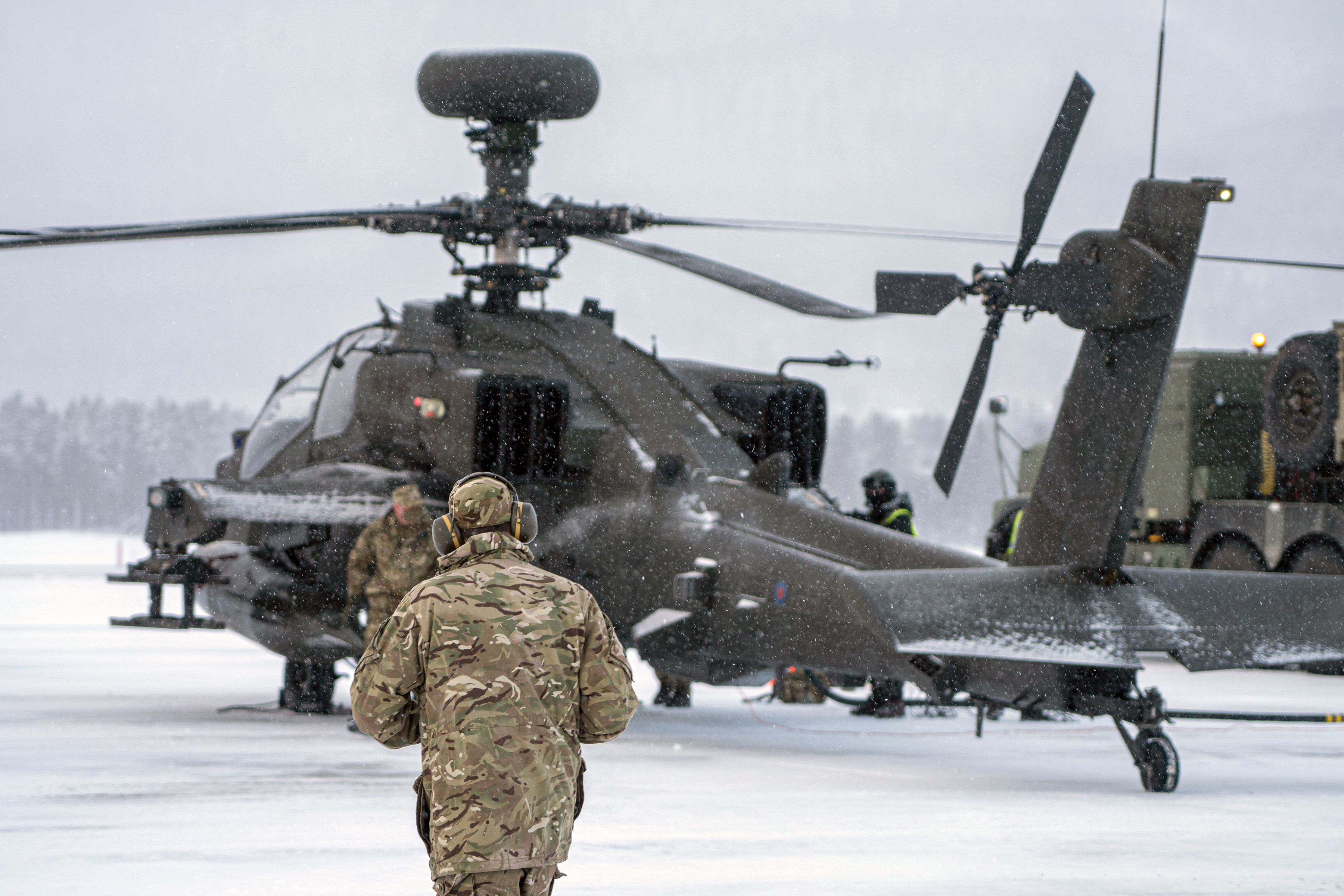 British Army Apache Attack Helicopters Tested in Arctic Circle