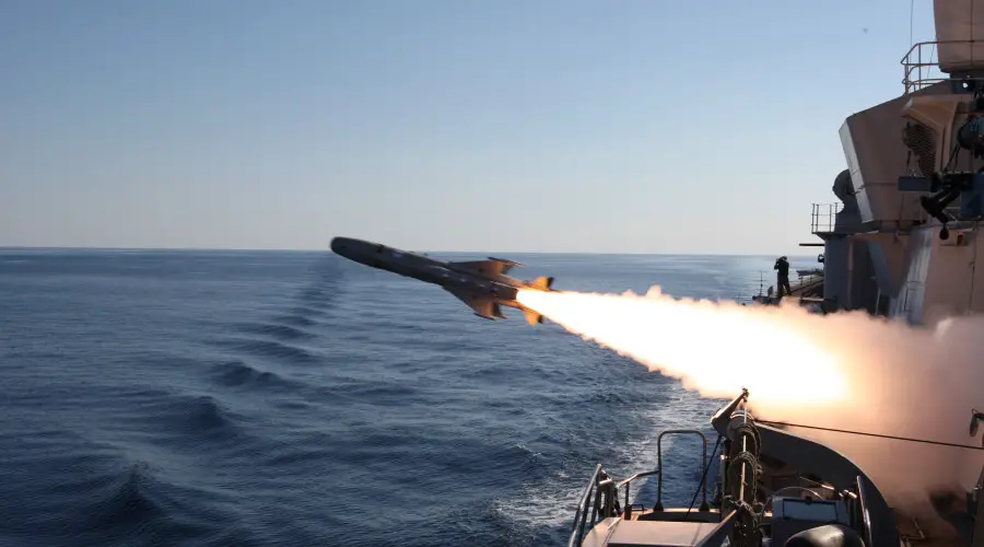  Teseo MK2A anti-ship missile firing from Italian Navy Durand de la Penne Destroyer