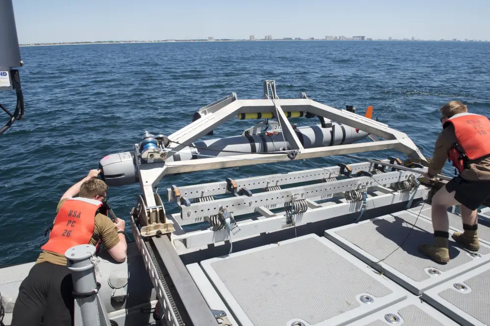 Expeditionary Mine Countermeasures Company Uses UUVs to Complete Certification Exercise