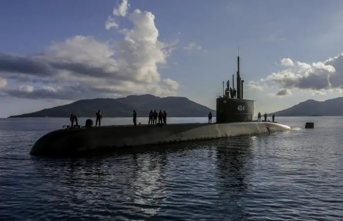 Indonesian Navy Submarine KRI Ardadedali Arrives at Ranai Naval Base, South South China