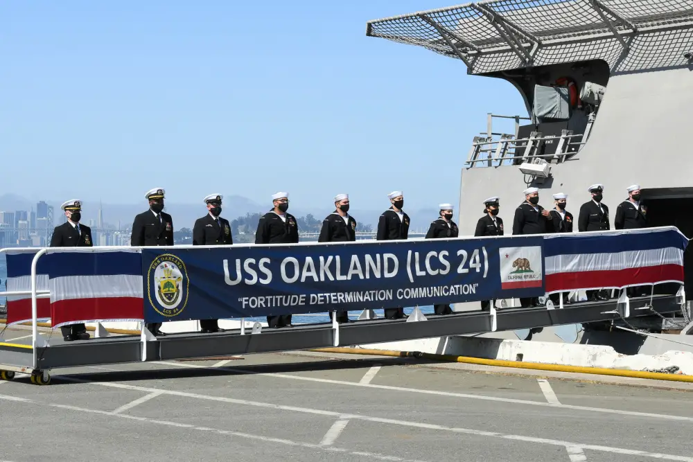 US Navy Commissions USS Oakland (LCS 24)