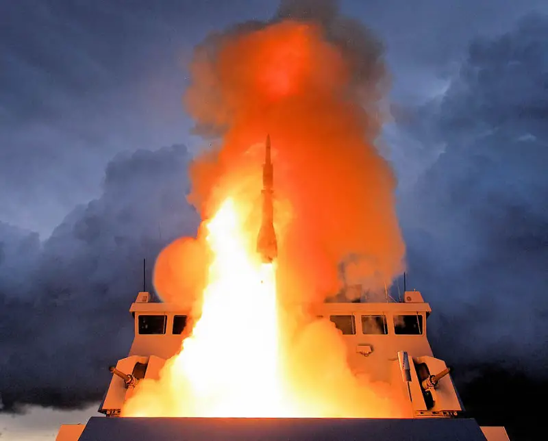 French Navy Fires Aster 30 Missile with Forbin Air Defense Frigate During Formidable Shield 2021
