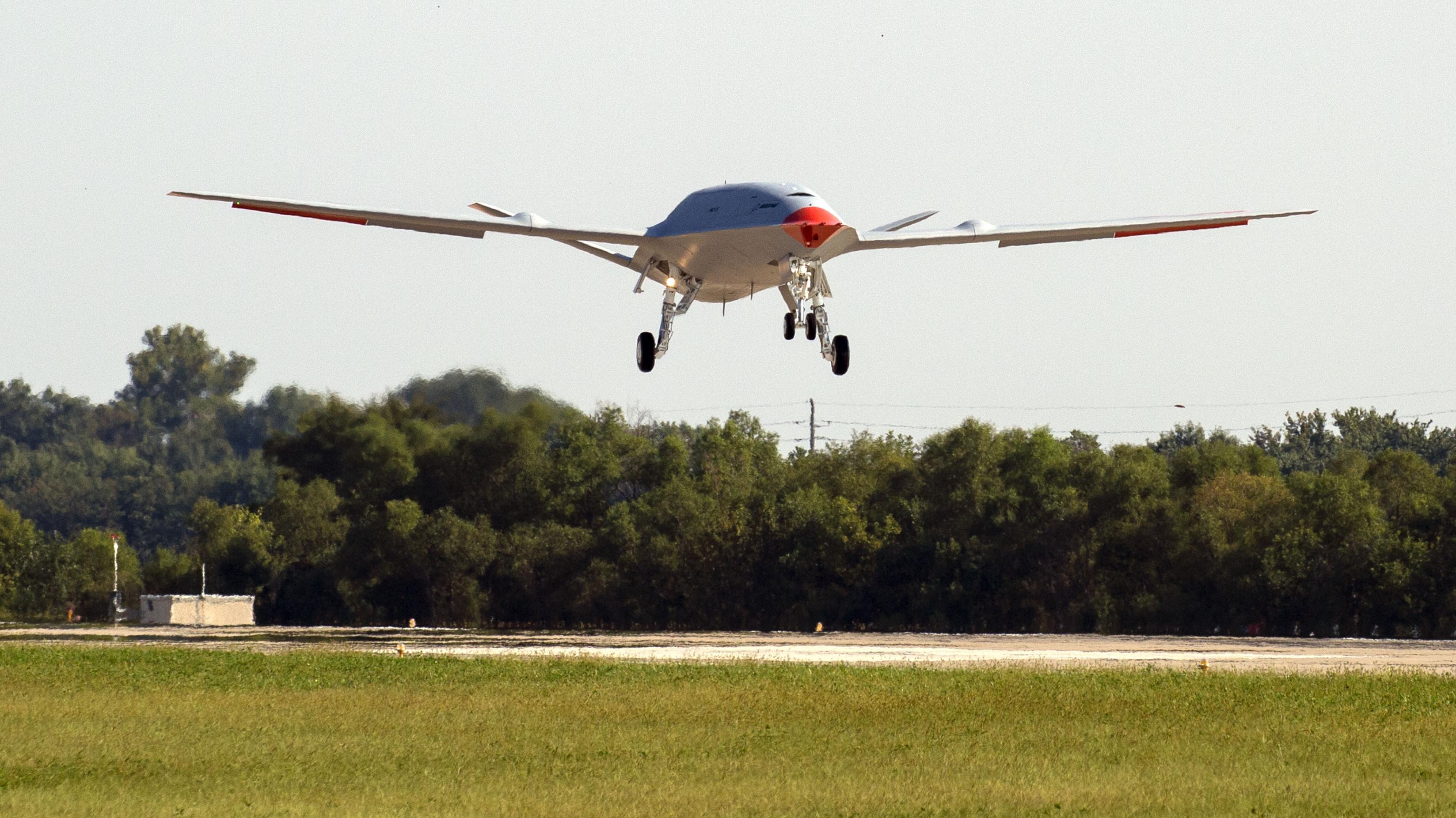 Boeing MQ-25 Stingray First to Conduct Unmanned Aerial Tanking