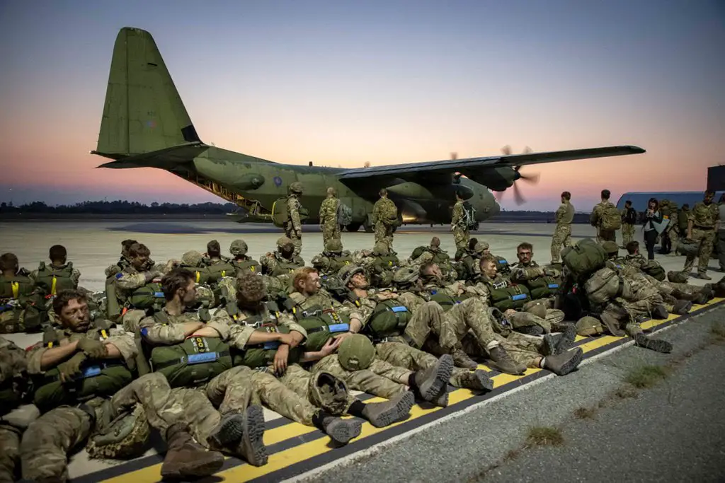 British and Jordan Paratroopers Spearhead Lead Assault Force Into Jordan Joint Theatre Entry