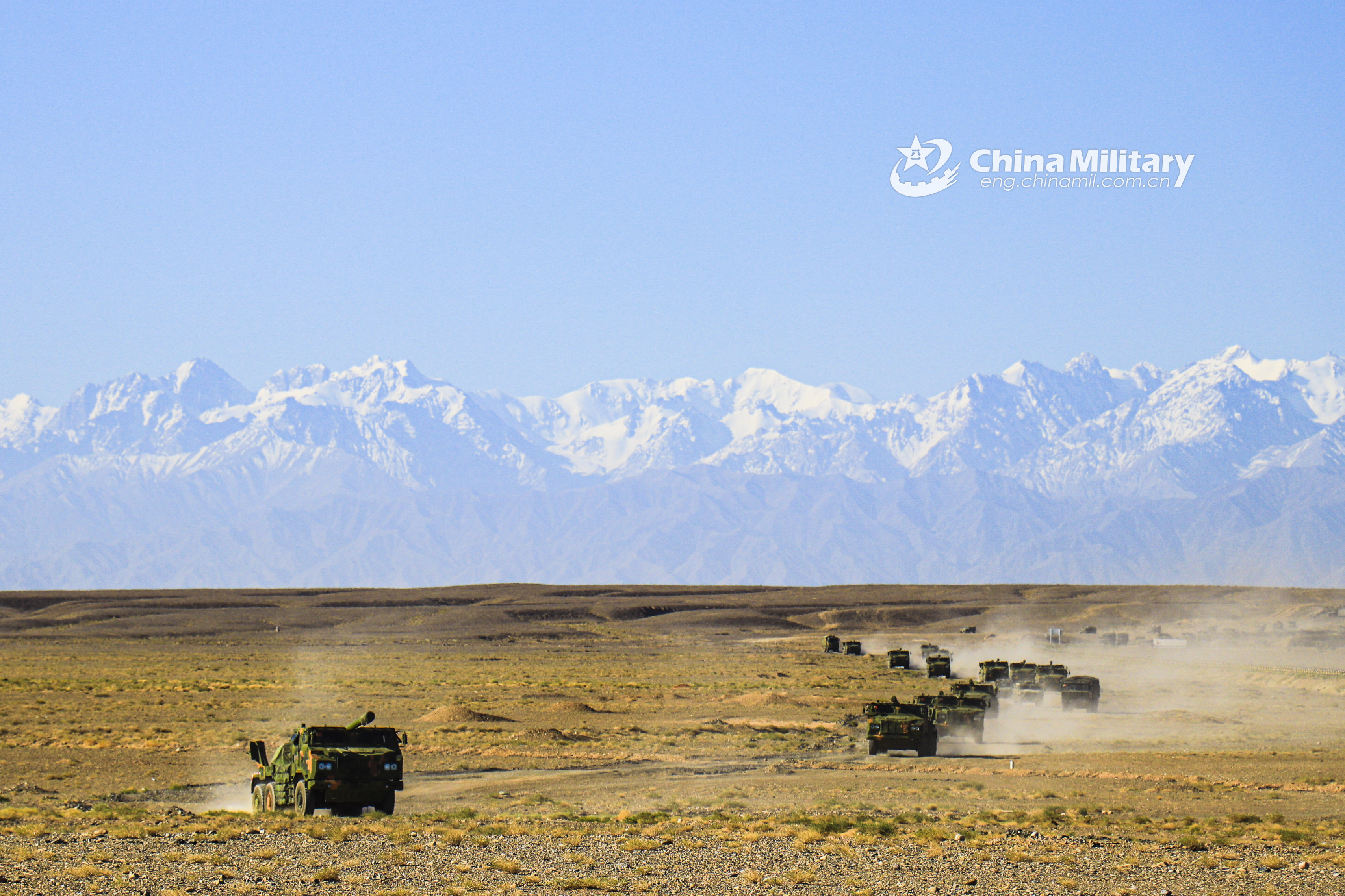 Chinese People's Liberation Army Deploys Howitzers in China's Gobi Desert