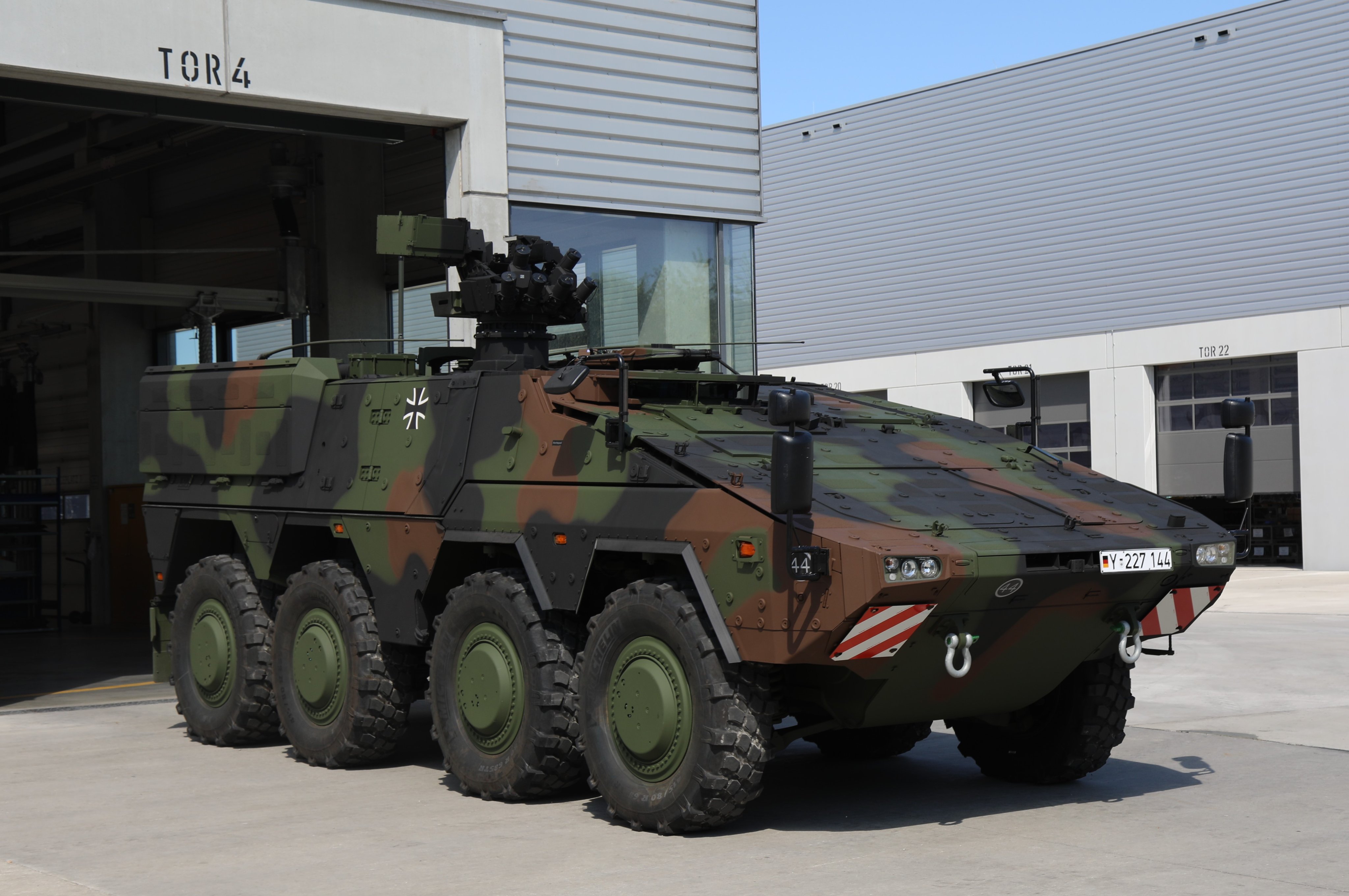 , officially handed over the last of 131 BOXER APCs of the 2nd batch in the version GTFz A2 to representatives of the German MoD, Bundeswehr and the Federal procurement agency