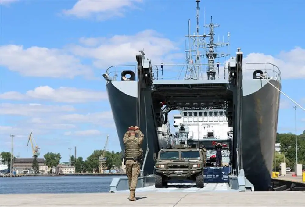 NATO's Multinational Division North East Strenghtens Links with Polish Navy