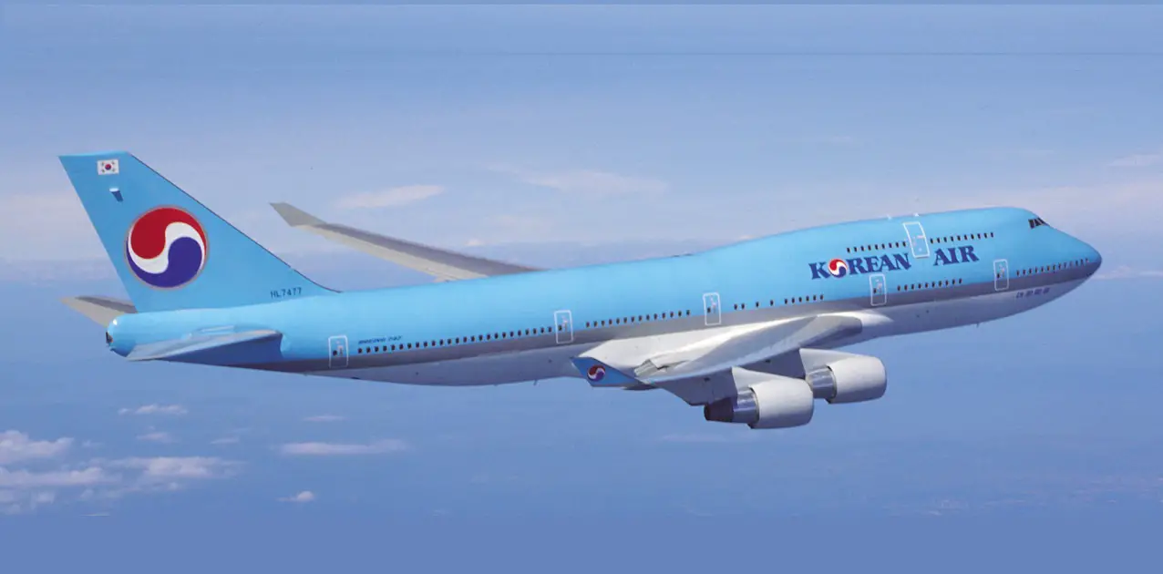Korean Air Boeing 747-400 wide-body airliner