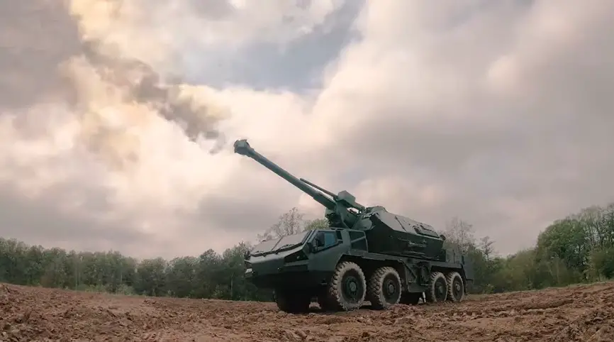 EXCALIBUR ARMY DANA M2 152 mm Self-propelled Howitzer