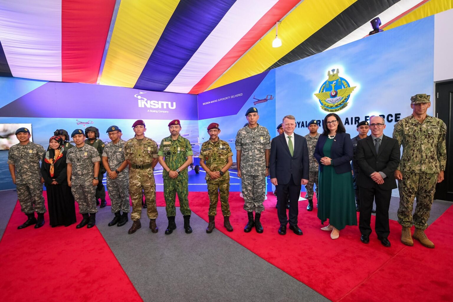 ChargÃ© d'Affaires Emily Fleckner was pleased to meet His Majesty the Sultan at the unveiling of the Insitu (a Boeing subsidiary) unmanned aerial system.