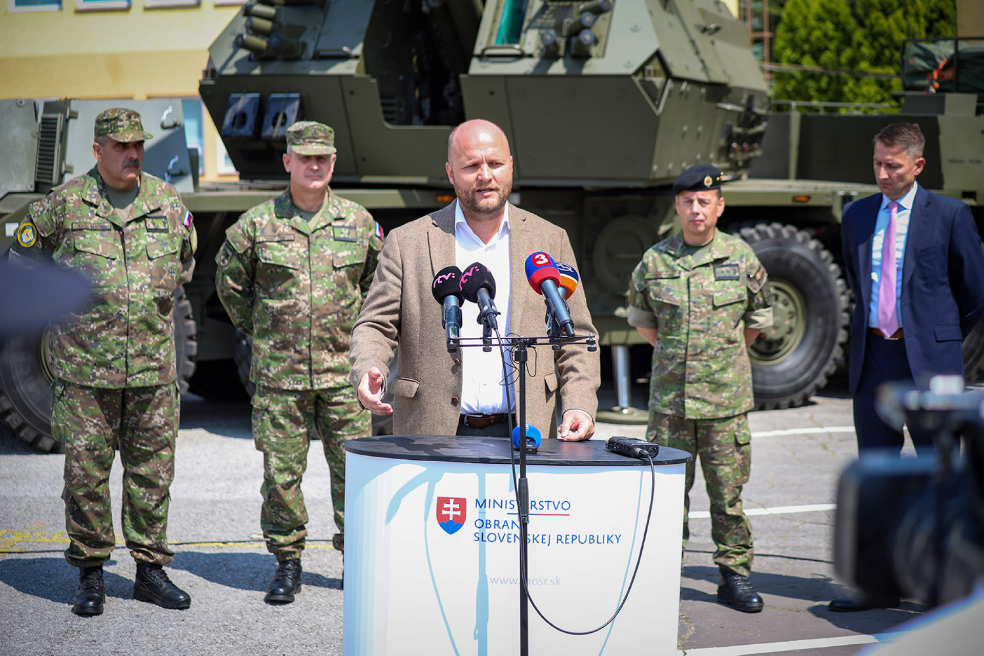 New ZUZANA 2 155mm Self-propelled Gun Howitzers Delivered for Slovak Ground Force