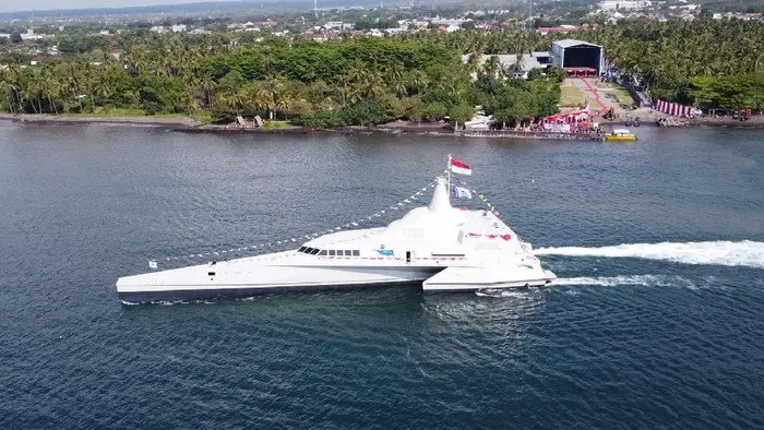 Indonesian Navy Trimaran Fast Attack Craft KRI Golok (688)