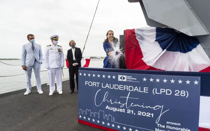 Huntington Ingalls Industries announced that its Ingalls Shipbuilding division christened amphibious transport dock Fort Lauderdale (LPD 28). 