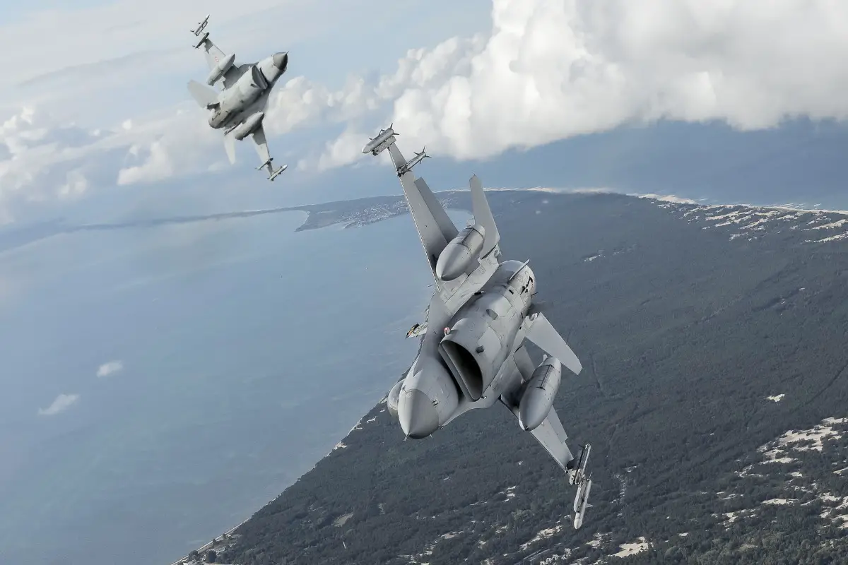 The Turkish Air Force F-16 fighters conducted aerial manoeuvres in  the north of Poland and the Baltic Sea coast while flying alongside a Polish Air Force C-295M Casa transport aircraft. Photos by Arnaud Chamberlin.