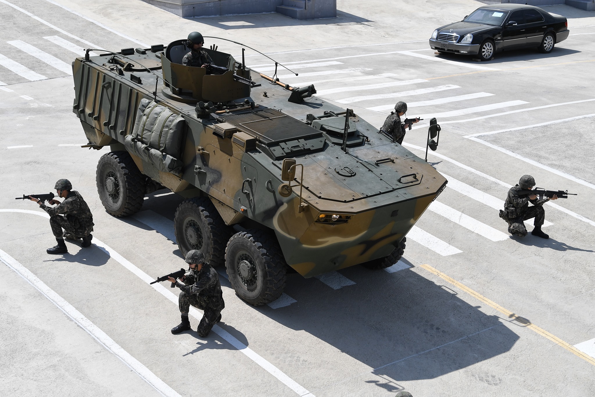 Hyundai Rotem K806 Wheeled Armored Personnel Carrier